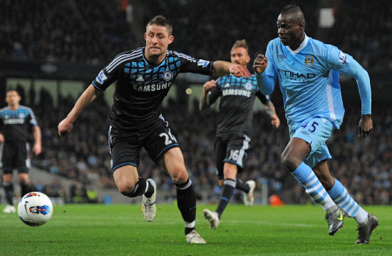 凭借高超的 凭借高超的